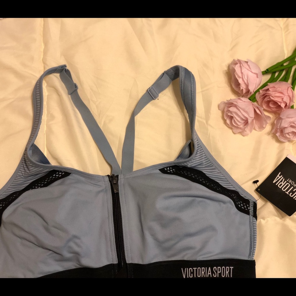 Victoria’s Secret gray sports bra